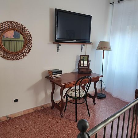 Pink House Apartment Fara in Sabina Exterior foto